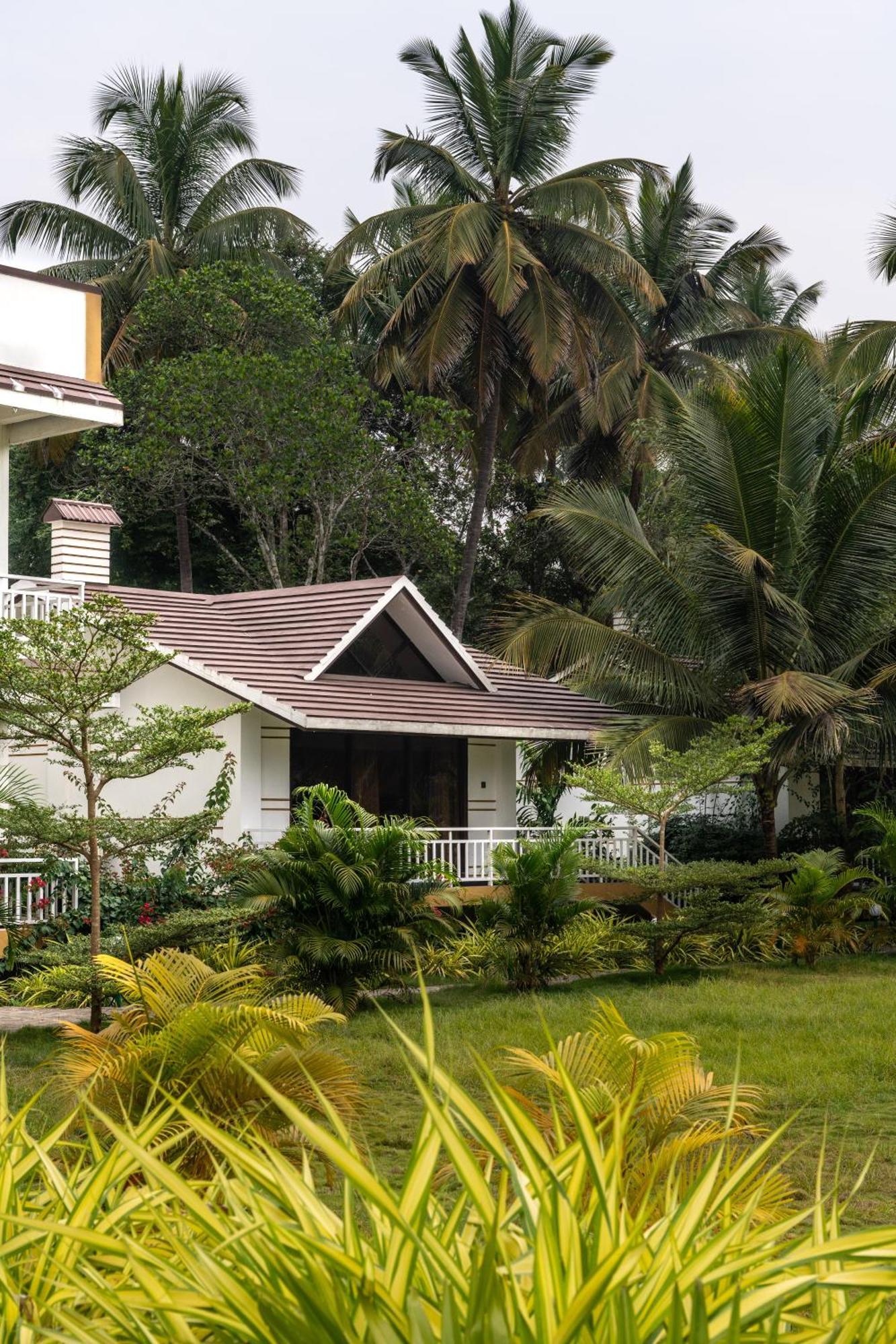 Hotel Mastiff Select Terrain Dandeli Esterno foto