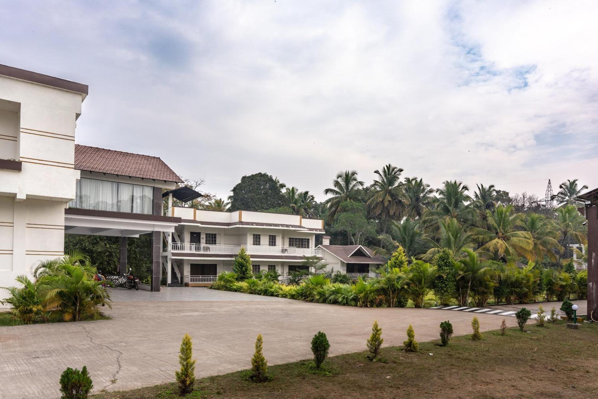 Hotel Mastiff Select Terrain Dandeli Esterno foto
