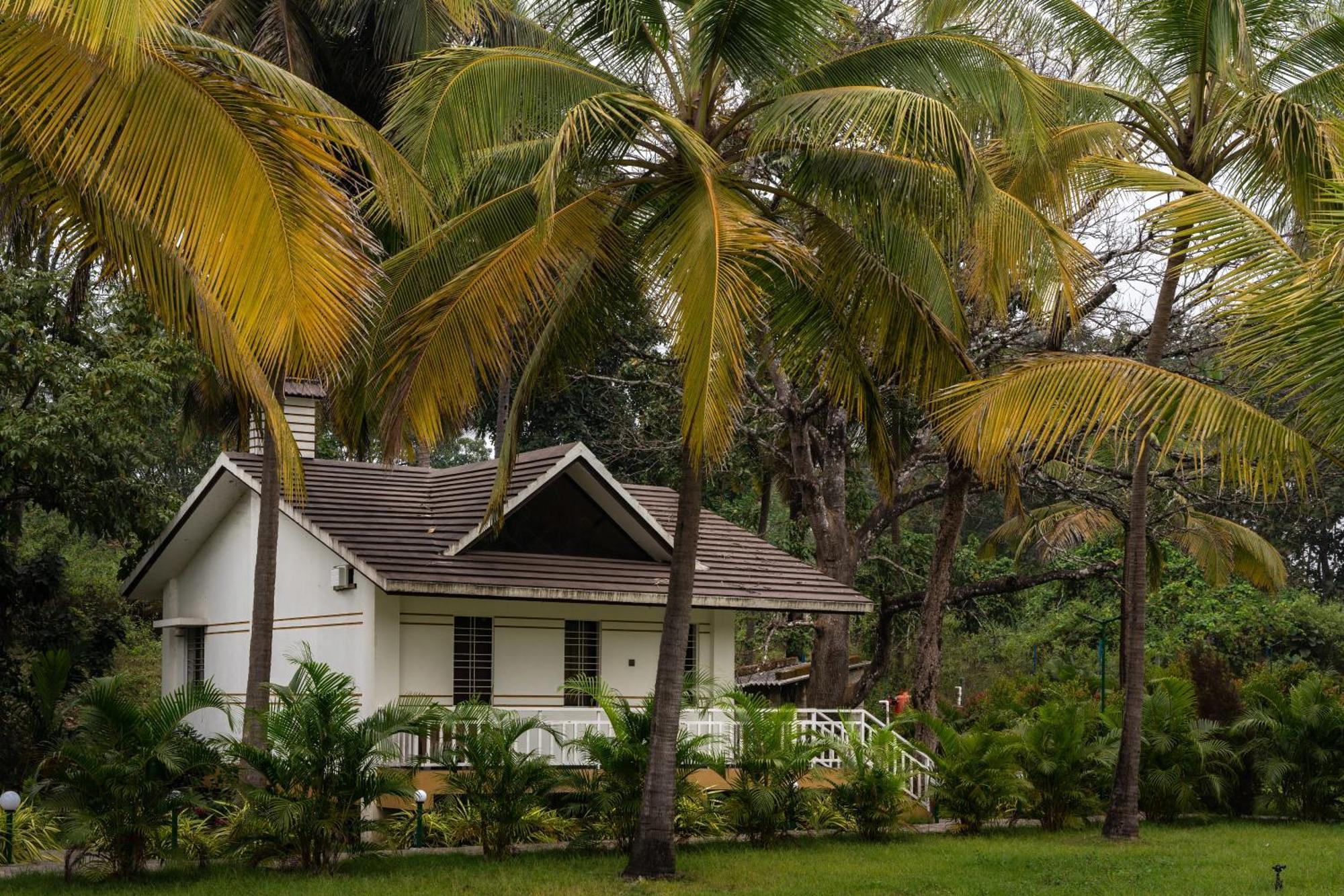 Hotel Mastiff Select Terrain Dandeli Esterno foto