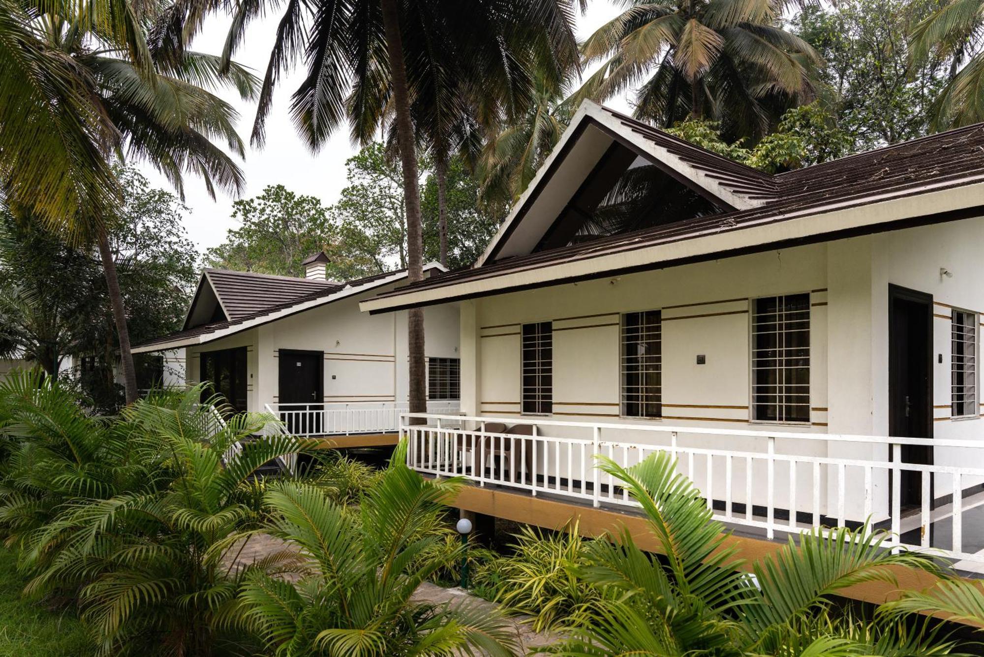 Hotel Mastiff Select Terrain Dandeli Esterno foto