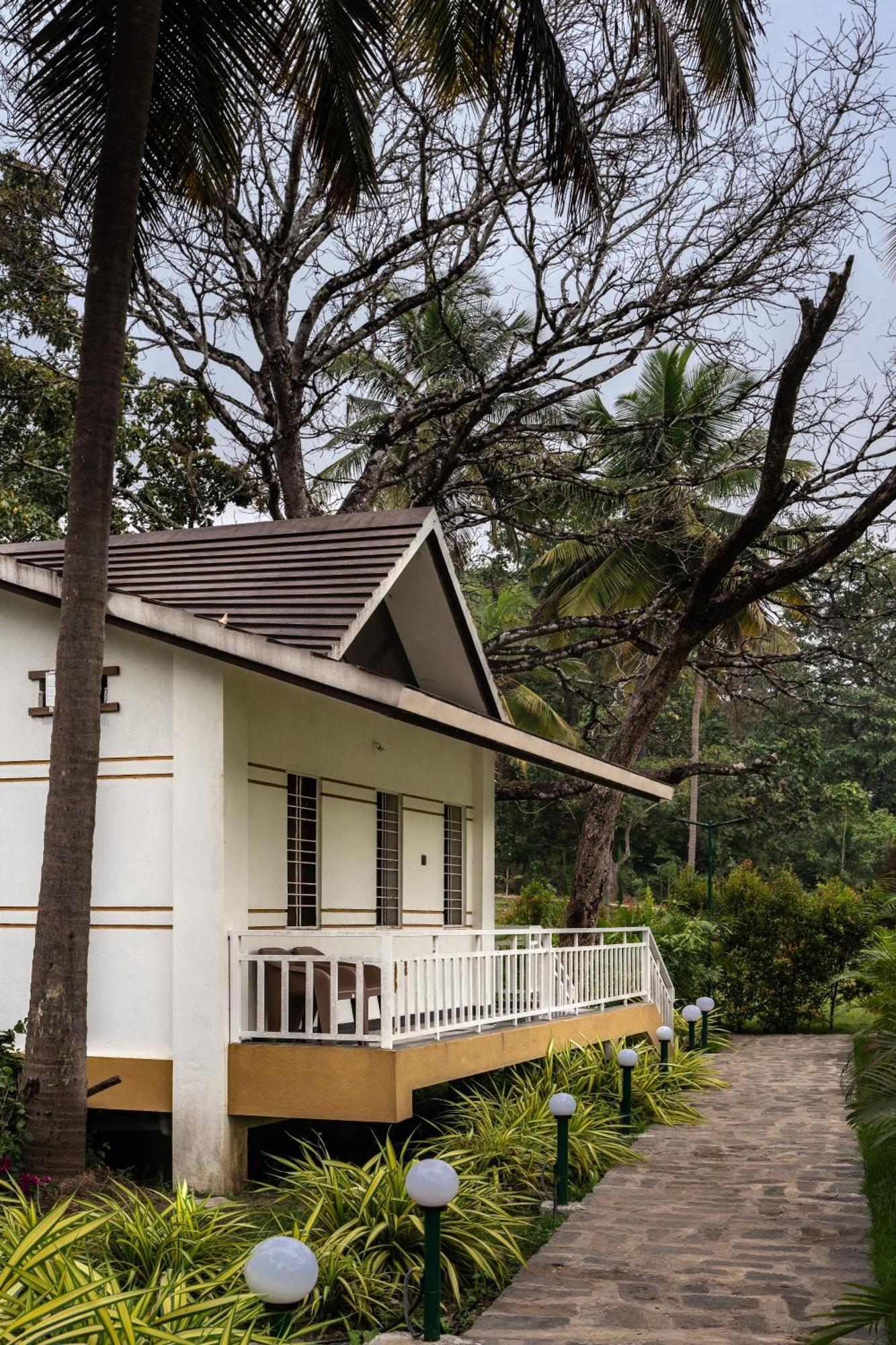 Hotel Mastiff Select Terrain Dandeli Esterno foto